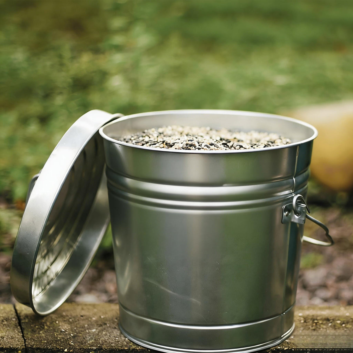 6 Gallon Galvanized Metal Trash Can with Lid F74499
